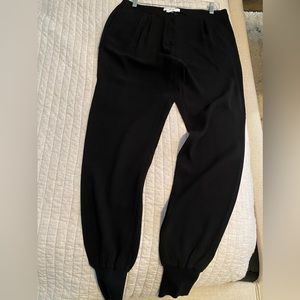 Per Se Black triaceyate/poly pleated lantern pant with ankle baring length. Sz 6